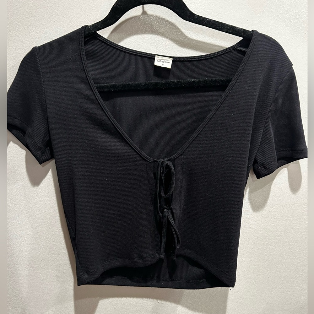 Aritzia- Wilfred Free Tie Top
